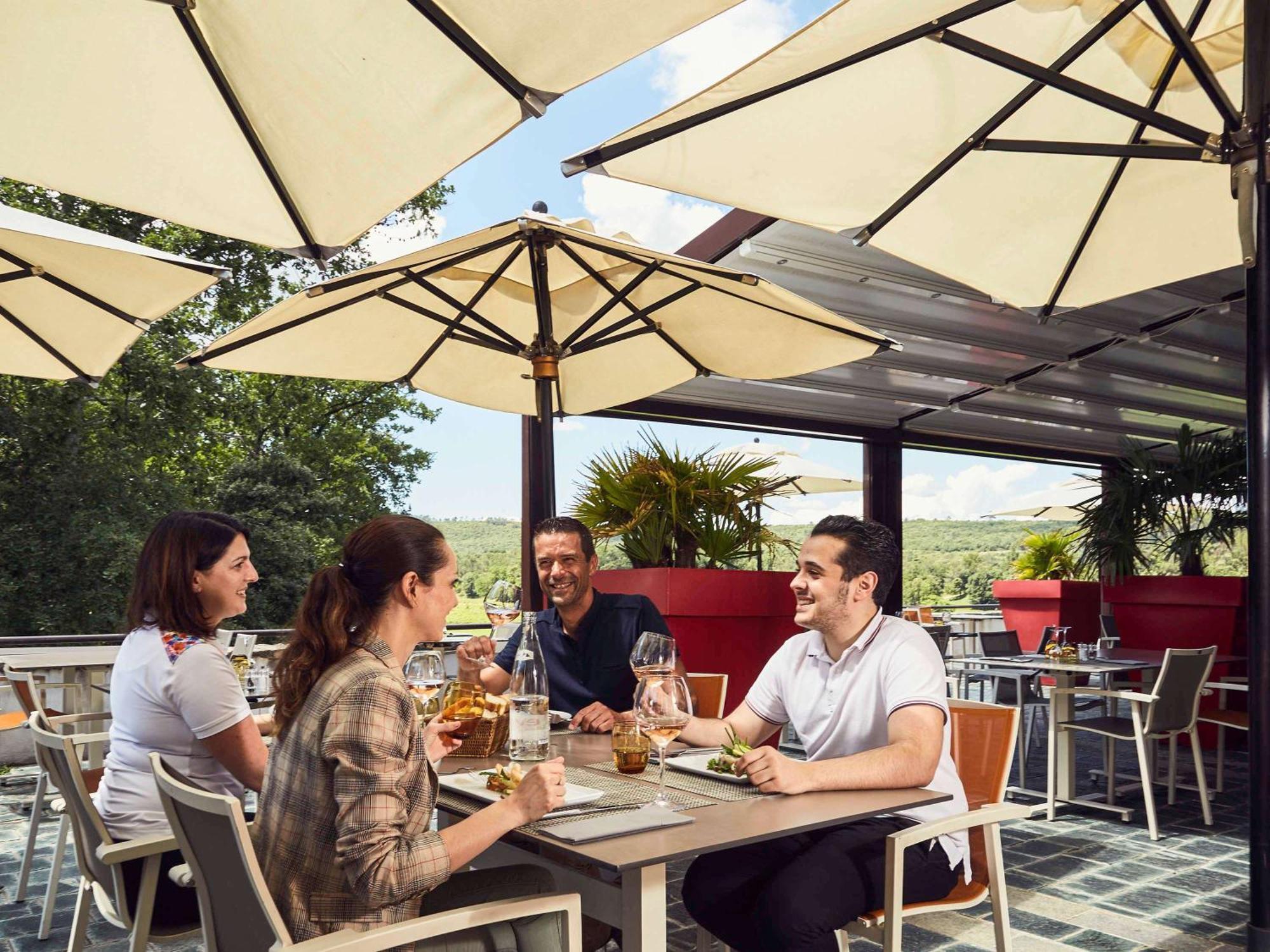 Mercure Brignoles Golf De Barbaroux & Spa Exteriör bild