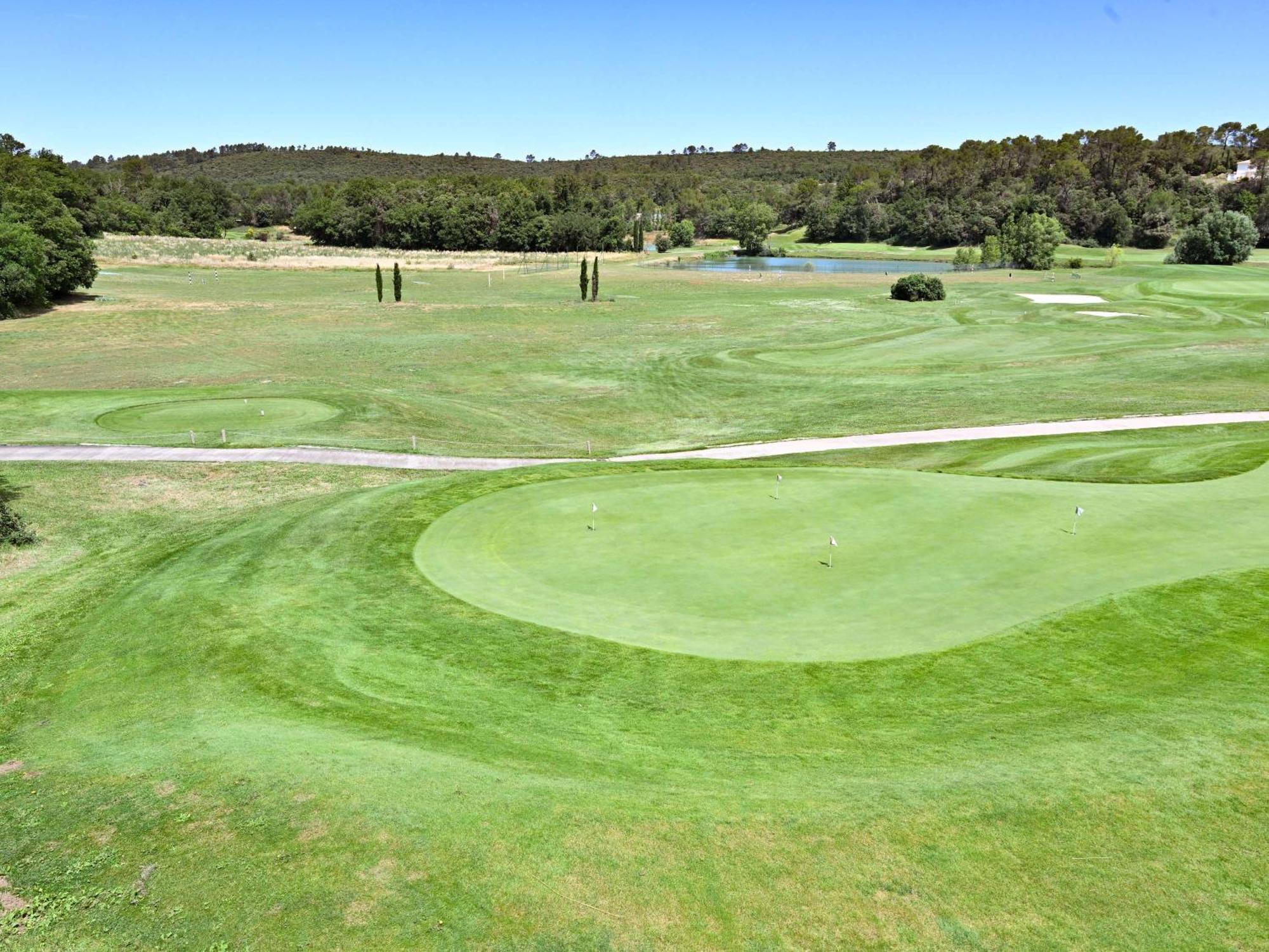 Mercure Brignoles Golf De Barbaroux & Spa Exteriör bild