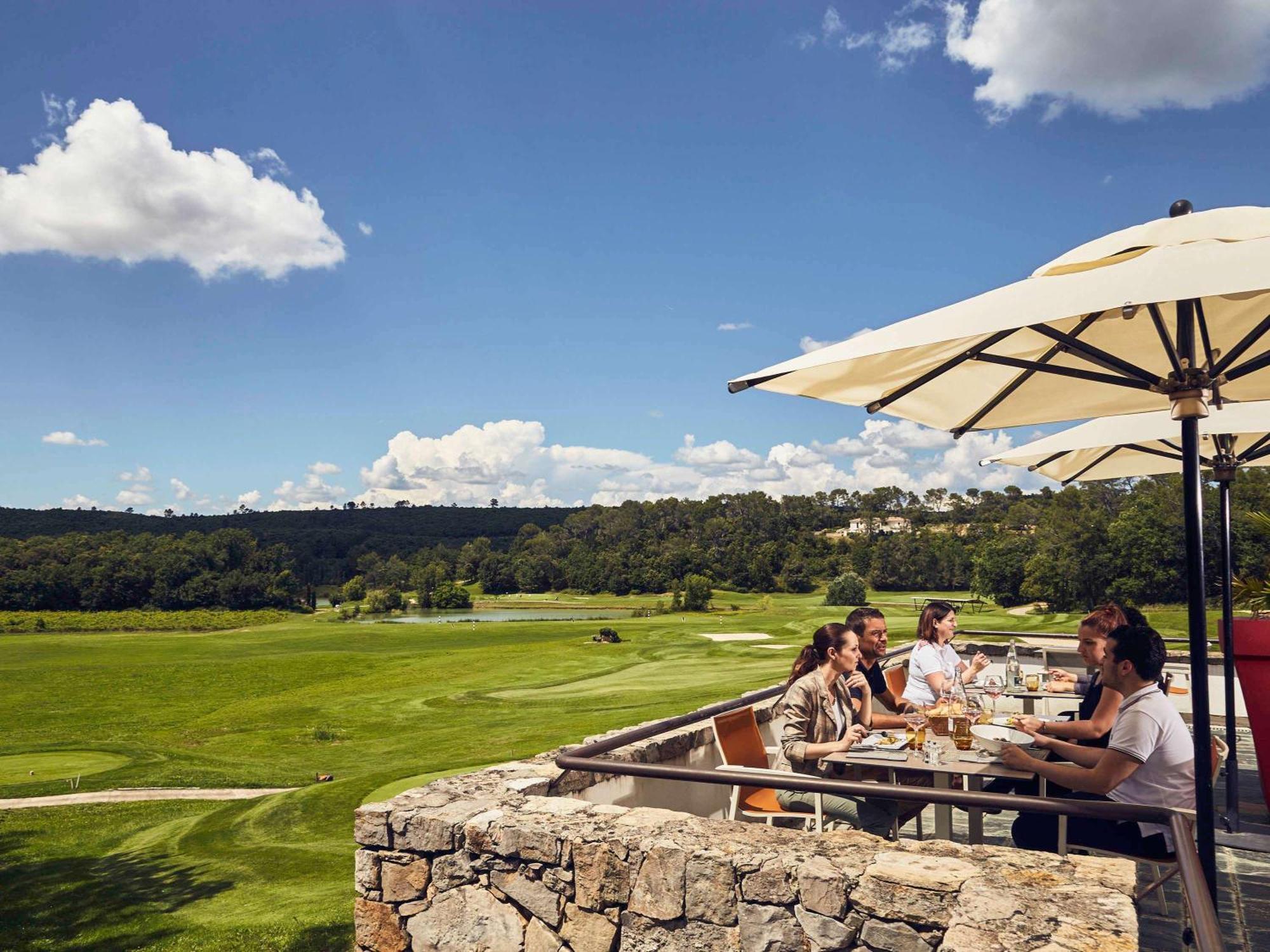 Mercure Brignoles Golf De Barbaroux & Spa Exteriör bild