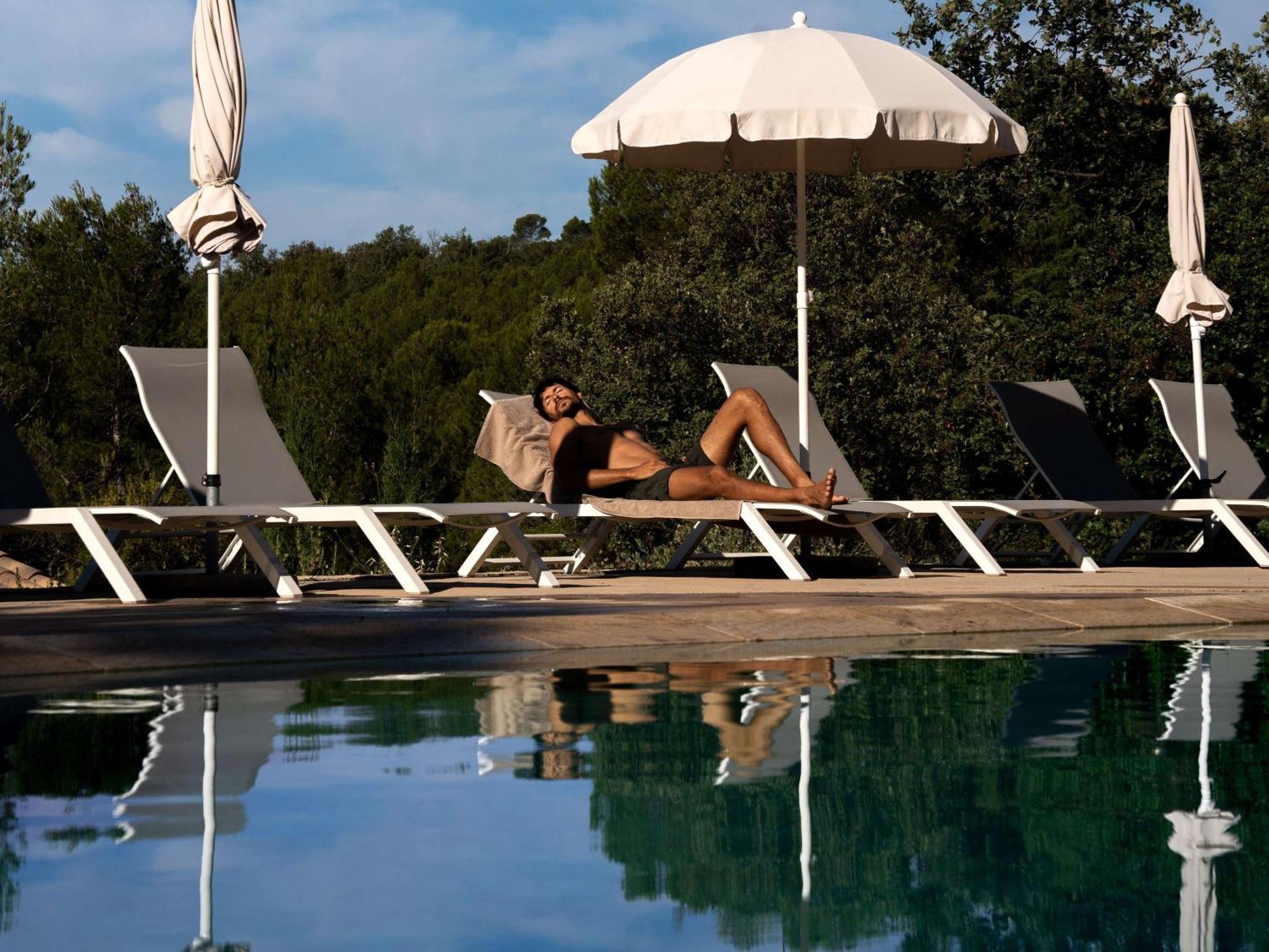 Mercure Brignoles Golf De Barbaroux & Spa Exteriör bild