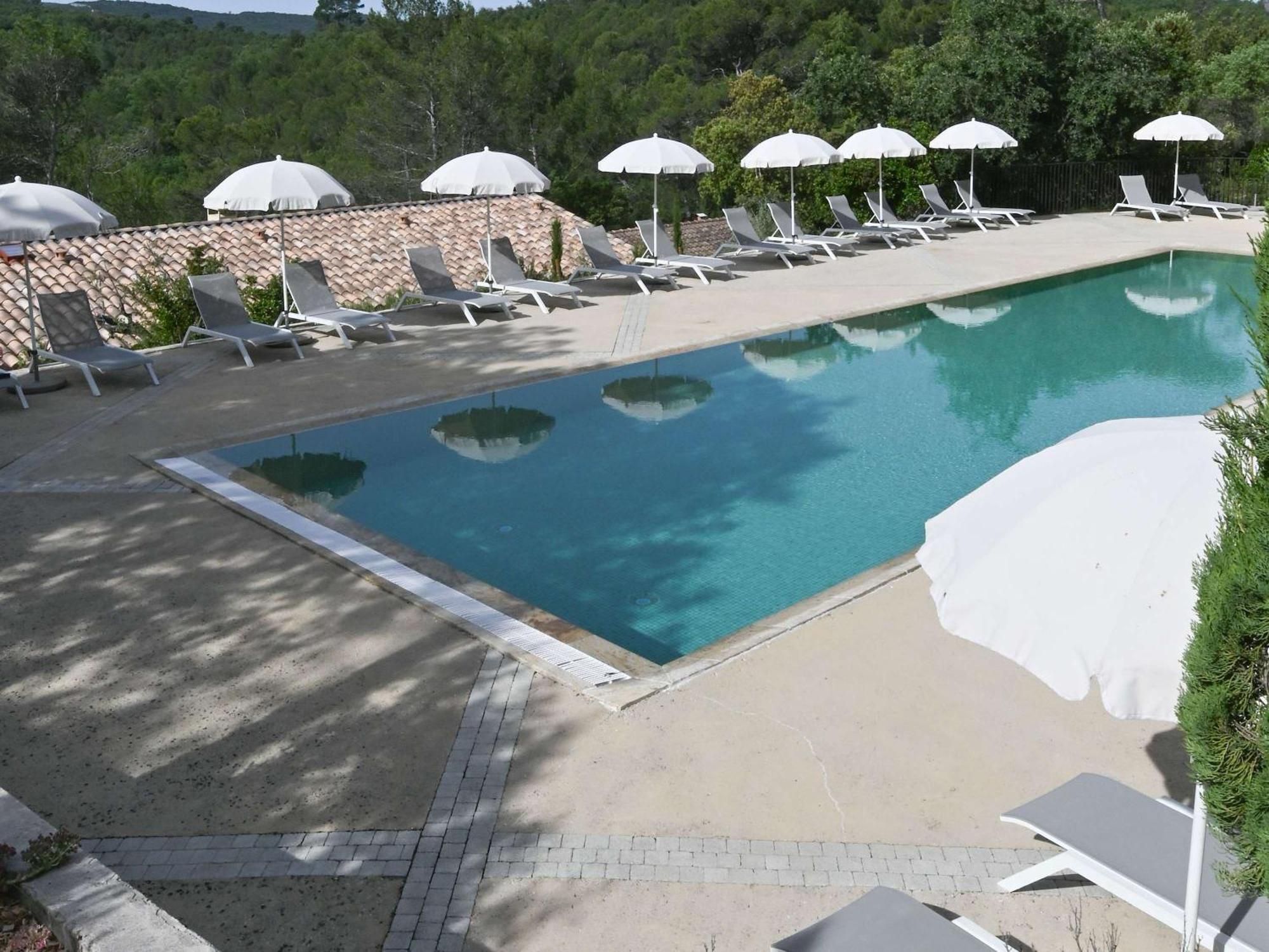 Mercure Brignoles Golf De Barbaroux & Spa Exteriör bild