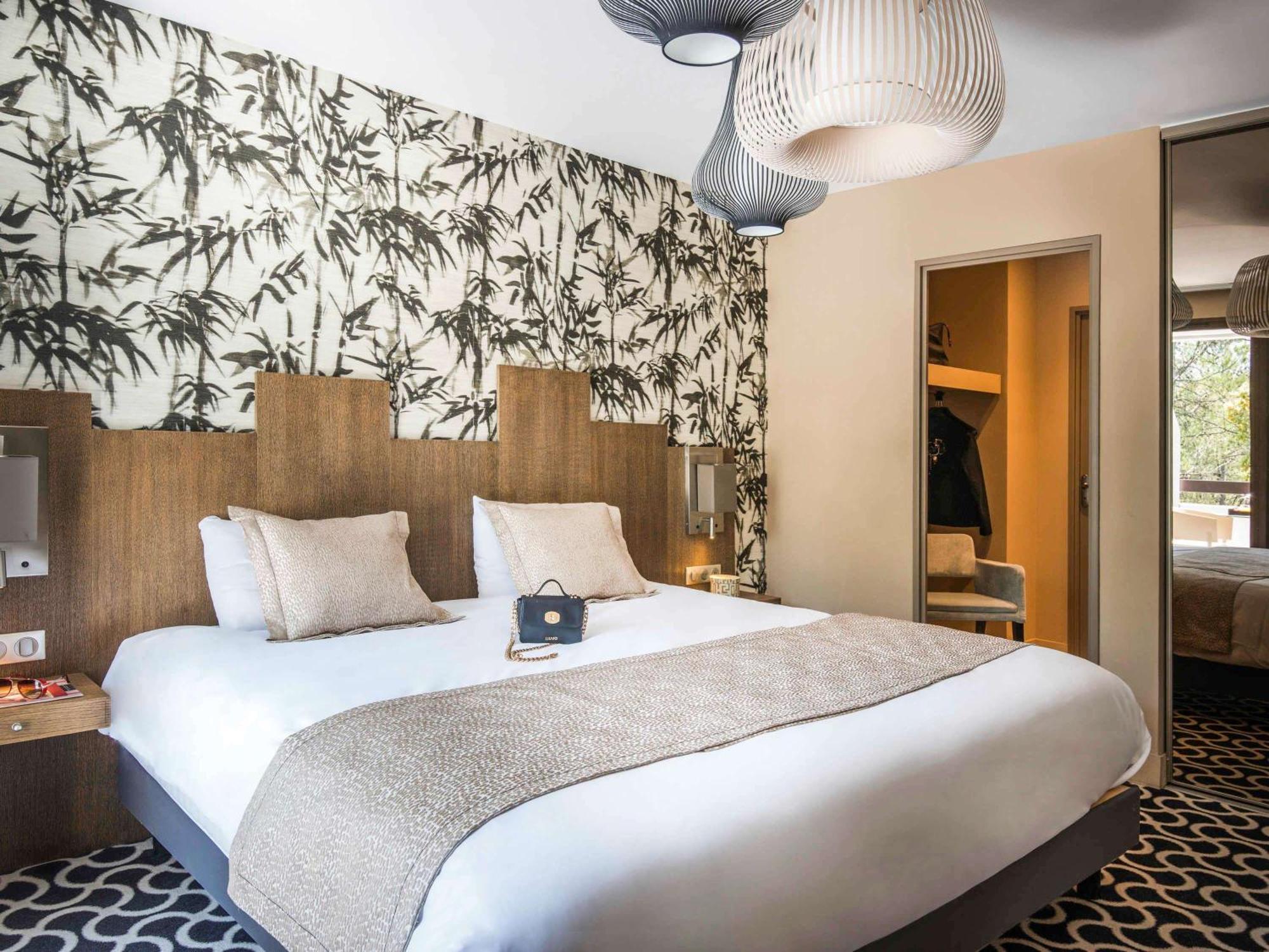 Mercure Brignoles Golf De Barbaroux & Spa Exteriör bild